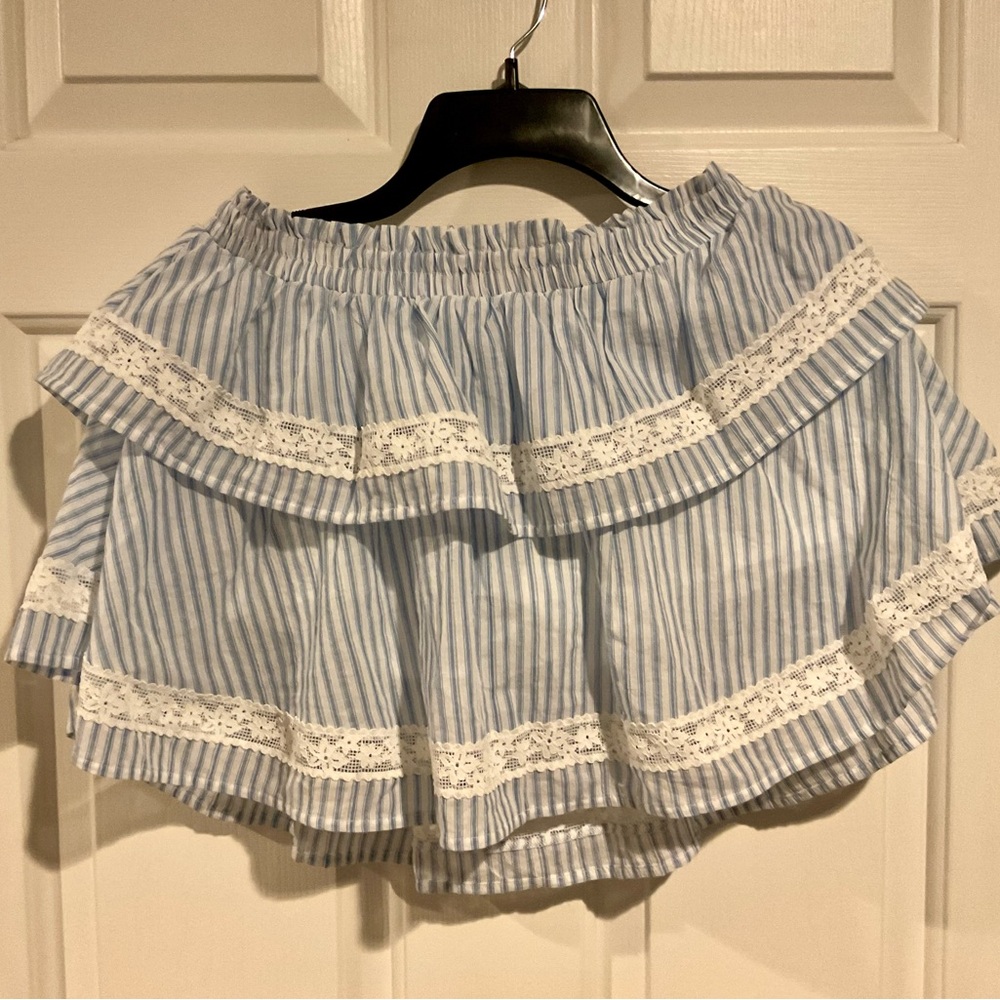 Tiered skirt, lace trimmed, blue & white stripes NWT Small - built-in shorts - Picture 12 of 12